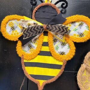 Bee and hive wreath/ wall decor